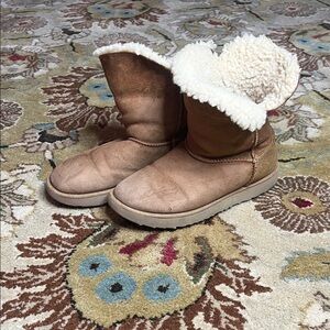 UGG Tan Boots with Cream Shearling